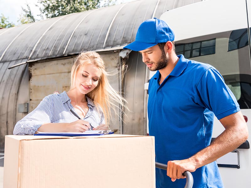 delivery driver dropping of a parcel to a customer